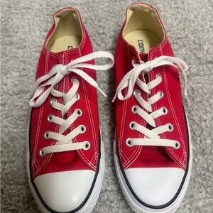 Converse Red and White Canvas Shoes
Women’s 10   Men’s 8
